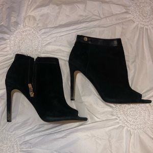 8.5 opened toe high heels
